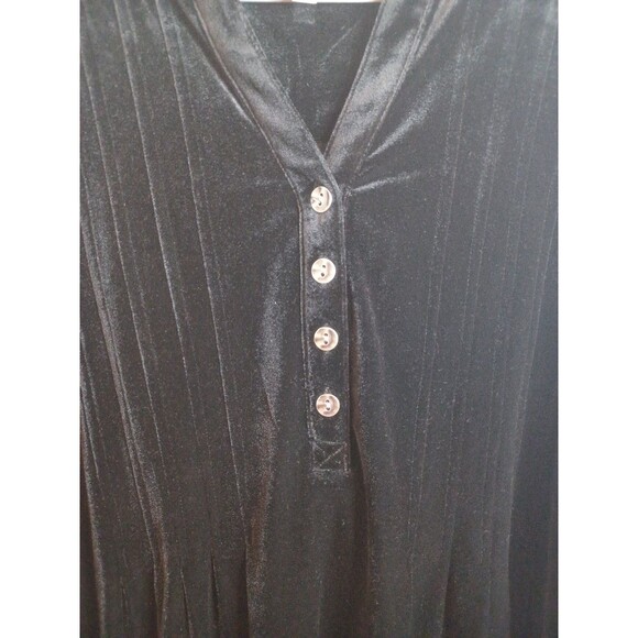 New Directions Crushed Velvet Popover Top L Black V Neck Quiet Luxury Old Money - Picture 6 of 9